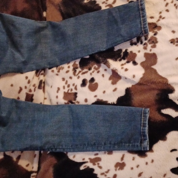 NO BOUNDRIES, SKINNY JEANS, SIZE 9. - Picture 8 of 9